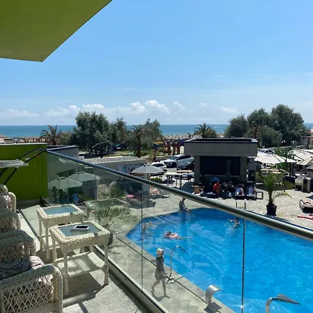 Apartment Seven Sea *